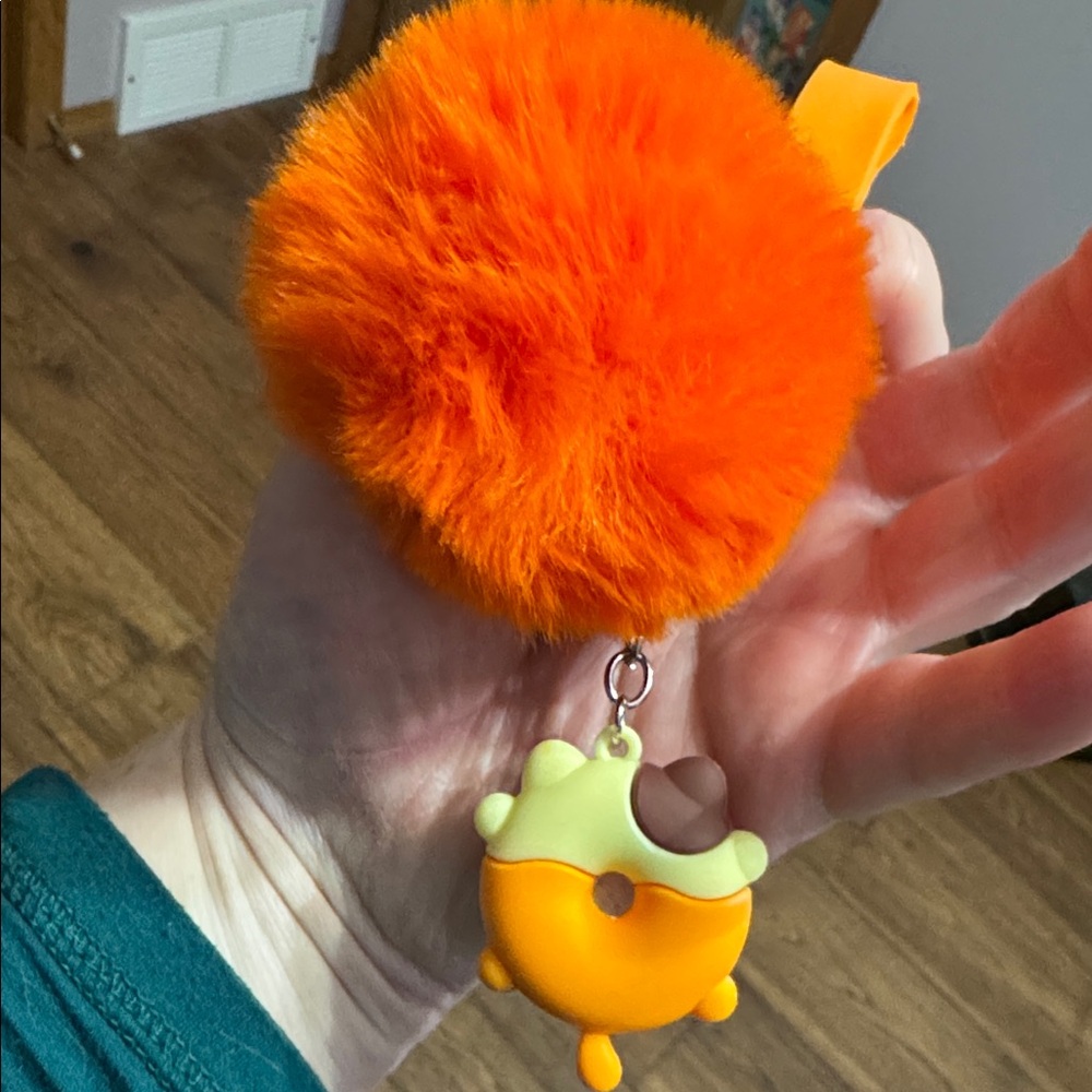 Orange Cat Donut Keychain with poof - Picture 2 of 7